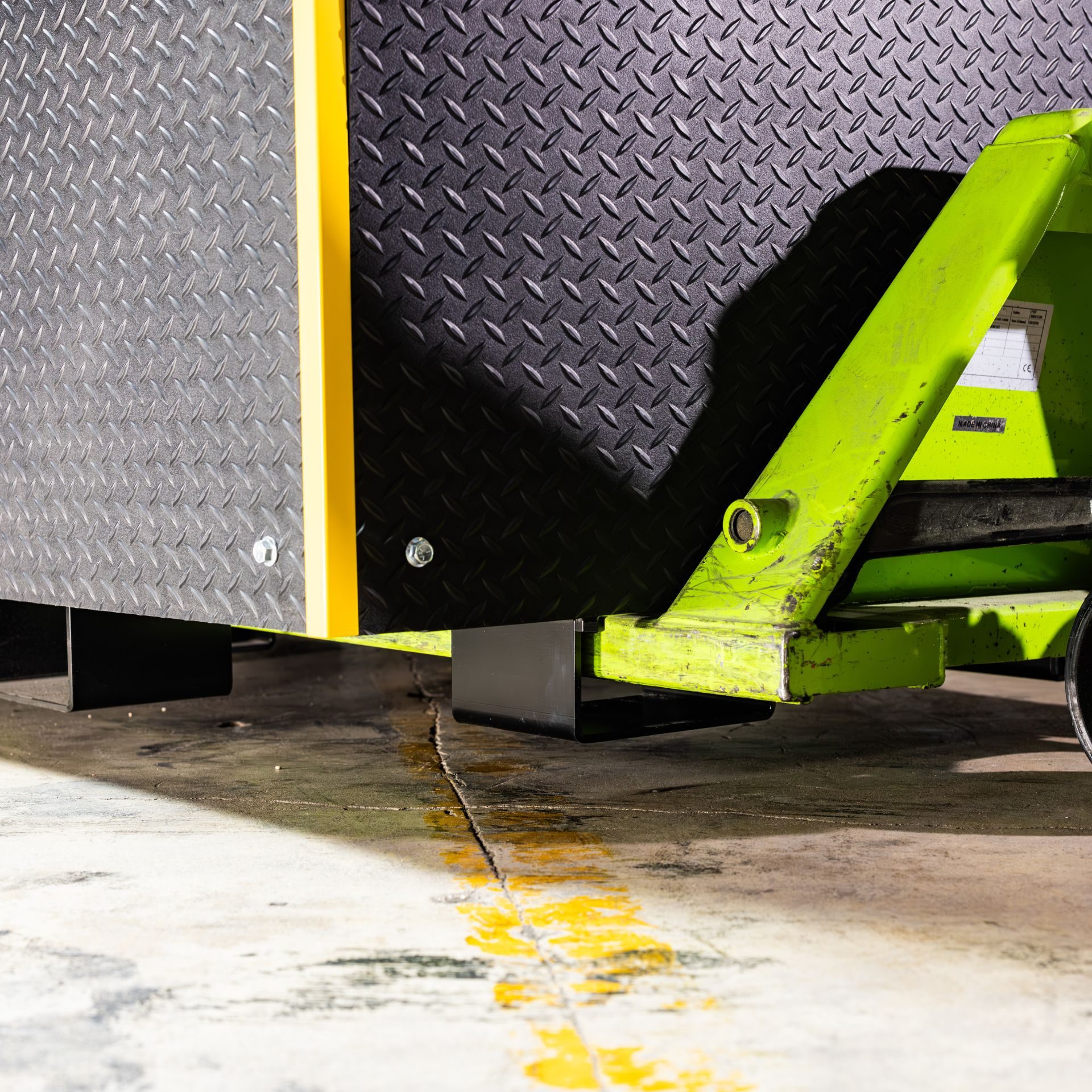 MeSpace Warehouse Series Effortless Mobility Reinforced runs for easy movability with pallet jack or forklift.